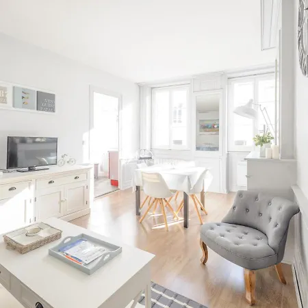 T2 Lumineux A Deux Pas Du Vieux Port, - Confort, Wi-fi, Proche Commerces - Fr-1-535-39 Appartement *